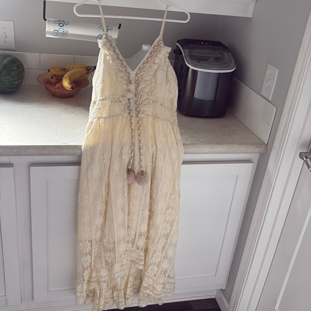 Cupshe lace cream high low dress new with tags size medium